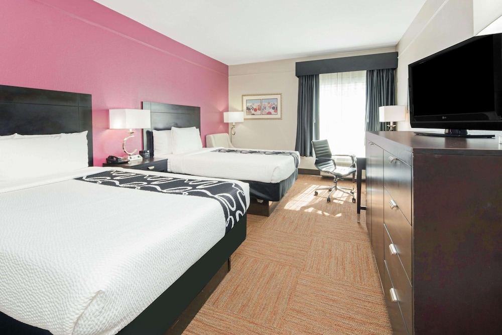 Imagen de la habitación del Hotel La Quinta Inn & Suites by Wyndham Winnie. Foto 9