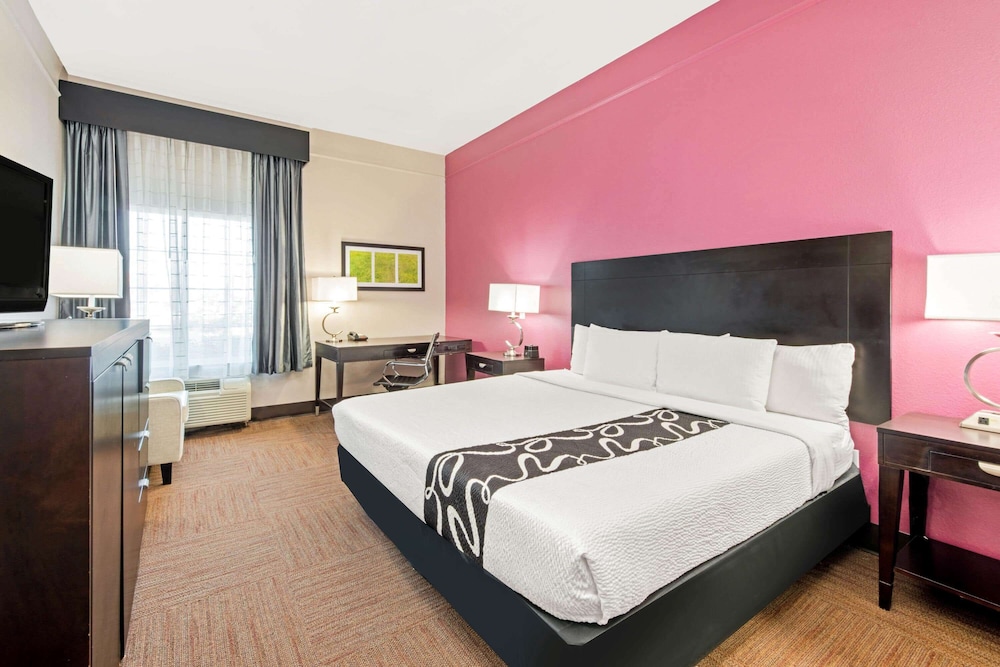 Imagen de la habitación del Hotel La Quinta Inn & Suites by Wyndham Winnie. Foto 10