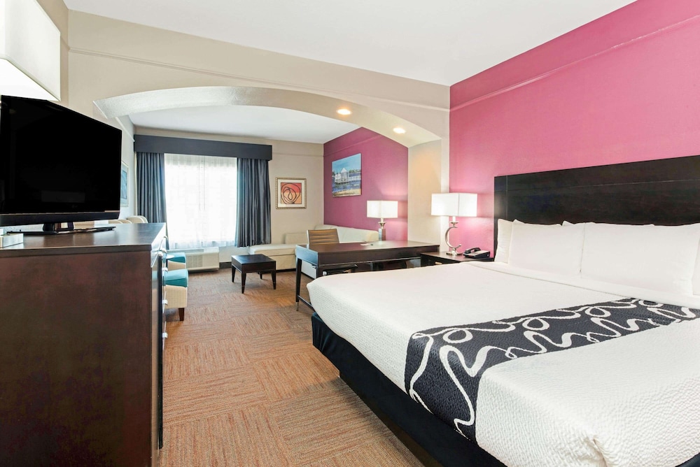 Imagen de la habitación del Hotel La Quinta Inn & Suites by Wyndham Winnie. Foto 11