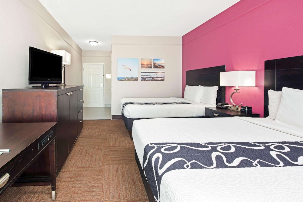 Imagen de la habitación del Hotel La Quinta Inn & Suites by Wyndham Winnie. Foto 13