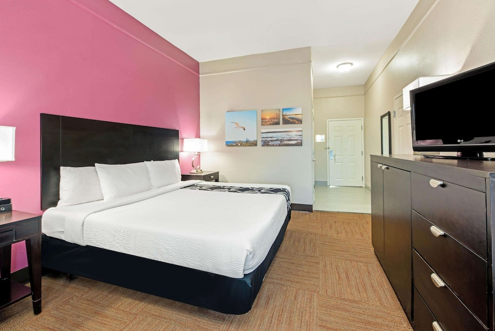 Imagen de la habitación del Hotel La Quinta Inn & Suites by Wyndham Winnie. Foto 14