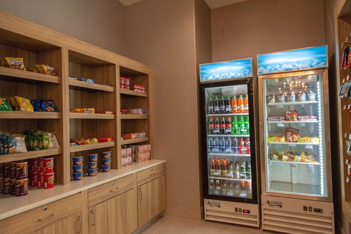 Imagen de los interiores del Hotel La Quinta Inn and Suite by Wyndham Lake City. Foto 8
