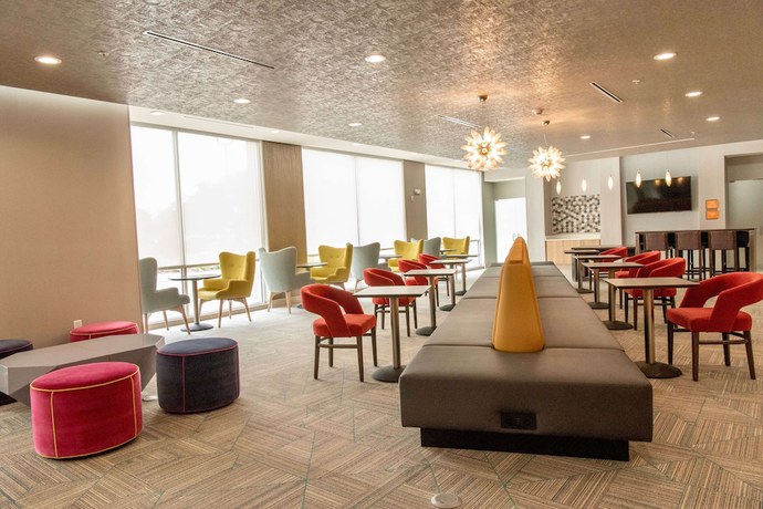 Imagen de los interiores del Hotel La Quinta Inn and Suite by Wyndham Lake City. Foto 12