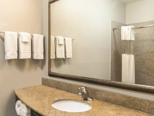 Imagen de la habitación del Hotel La Quinta Inn and Suites By Wyndham Alamo - Mcallen East. Foto 6