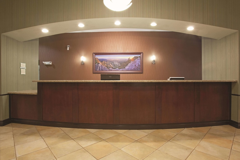 Imagen de los interiores del Hotel La Quinta Inn and Suites By Wyndham Albuquerque Midtown. Foto 18