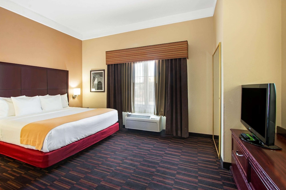 Imagen de la habitación del Hotel La Quinta Inn and Suites By Wyndham Albuquerque Midtown. Foto 14