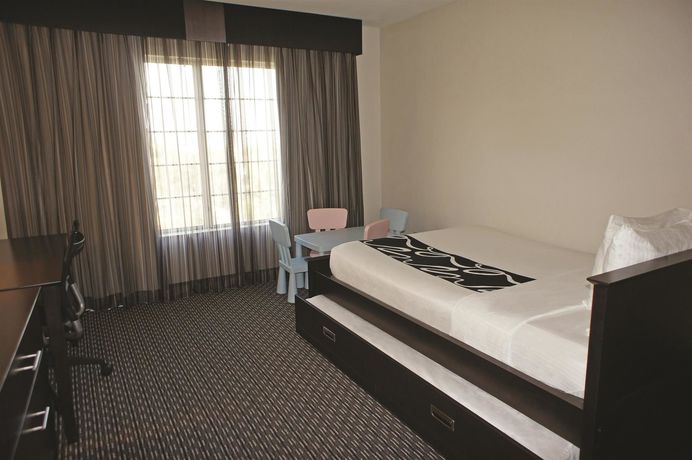 Imagen de la habitación del Hotel La Quinta Inn and Suites By Wyndham Anaheim. Foto 7