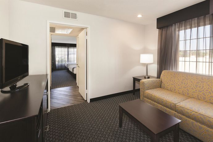 Imagen de la habitación del Hotel La Quinta Inn and Suites By Wyndham Anaheim. Foto 14
