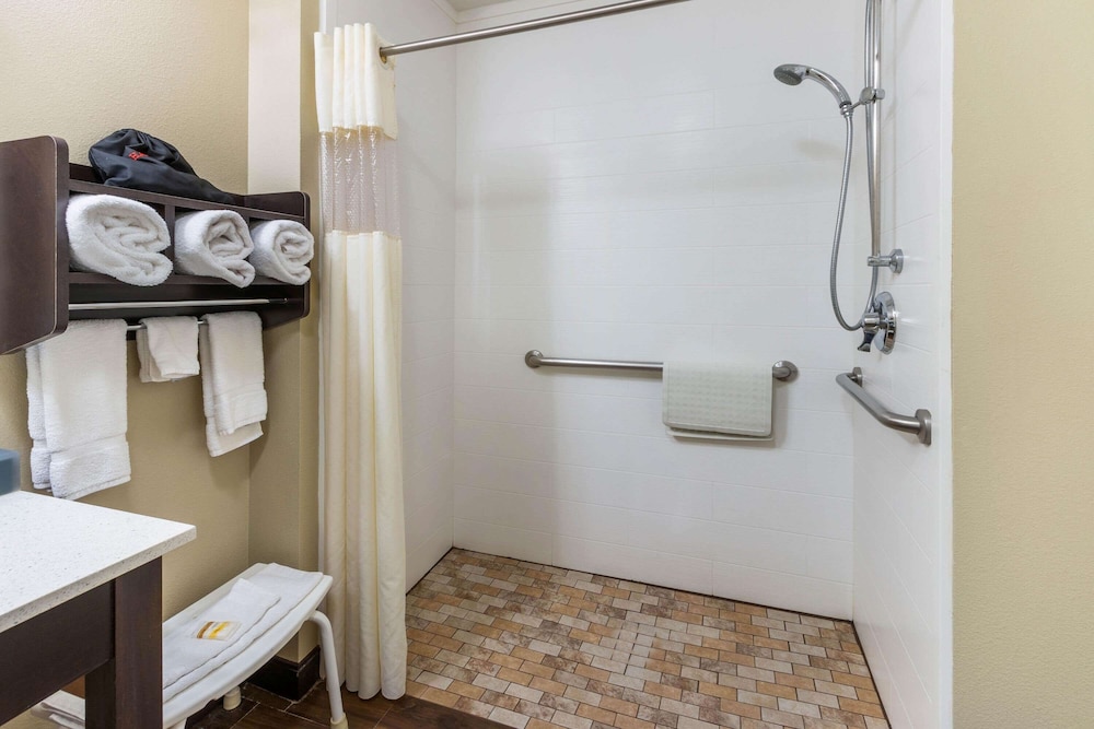 Imagen de la habitación del Hotel La Quinta Inn and Suites By Wyndham Artesia. Foto 14