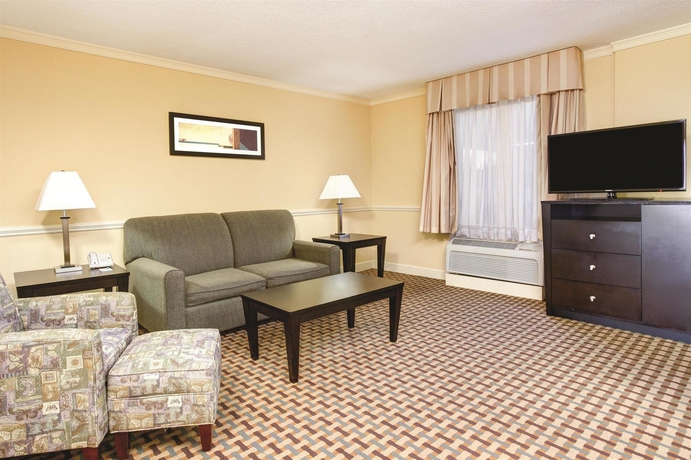 Imagen de la habitación del Hotel La Quinta Inn and Suites By Wyndham Atlanta Airport South. Foto 9