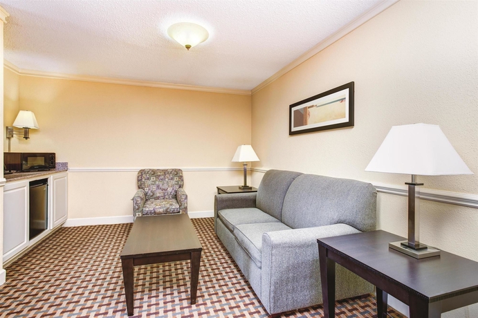 Imagen de la habitación del Hotel La Quinta Inn and Suites By Wyndham Atlanta Airport South. Foto 11