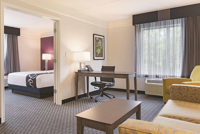 Imagen de la habitación del Hotel La Quinta Inn and Suites By Wyndham Atlanta Perimeter Medical. Foto 9