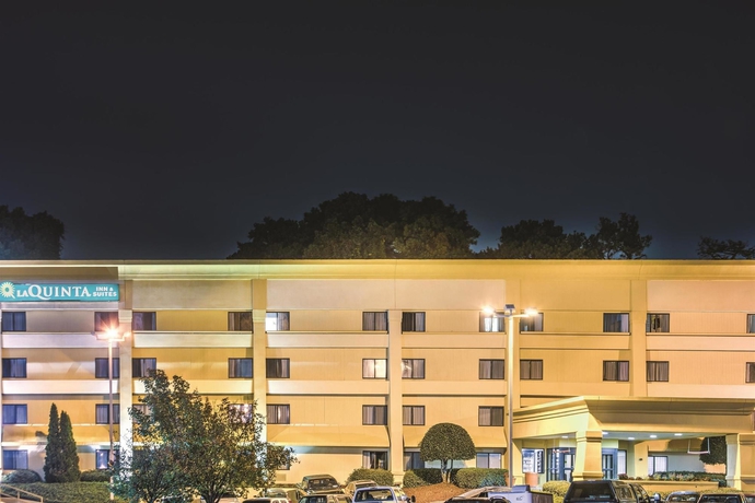 Imagen de los exteriores del Hotel La Quinta Inn and Suites By Wyndham Atlanta Roswell. Foto 8