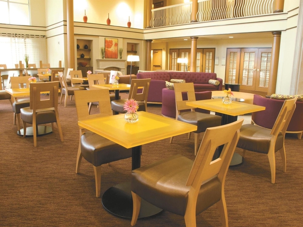 Imagen del bar/restaurante del Hotel La Quinta Inn and Suites By Wyndham Austin Airport. Foto 3