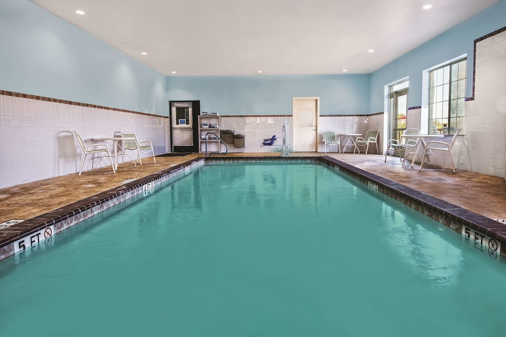 Imagen de la piscina del Hotel La Quinta Inn and Suites By Wyndham Austin - Cedar Park. Foto 20