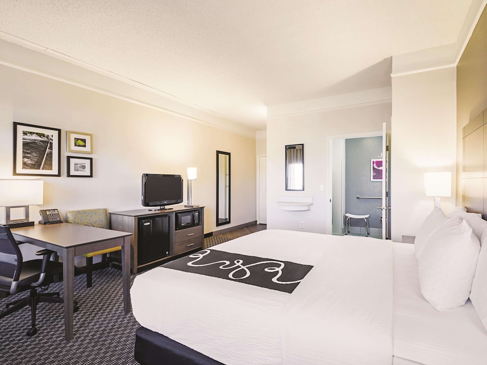 Imagen de la habitación del Hotel La Quinta Inn and Suites By Wyndham Austin Near The Domain. Foto 12