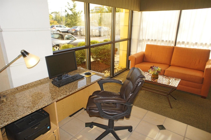 Imagen de los interiores del Hotel La Quinta Inn and Suites By Wyndham Baltimore Bwi Airport. Foto 8