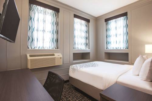 Imagen de la habitación del Hotel La Quinta Inn and Suites By Wyndham Baltimore Downtown. Foto 7