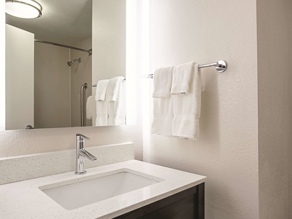Imagen de la habitación del Hotel La Quinta Inn and Suites By Wyndham Baltimore N / White Marsh. Foto 2