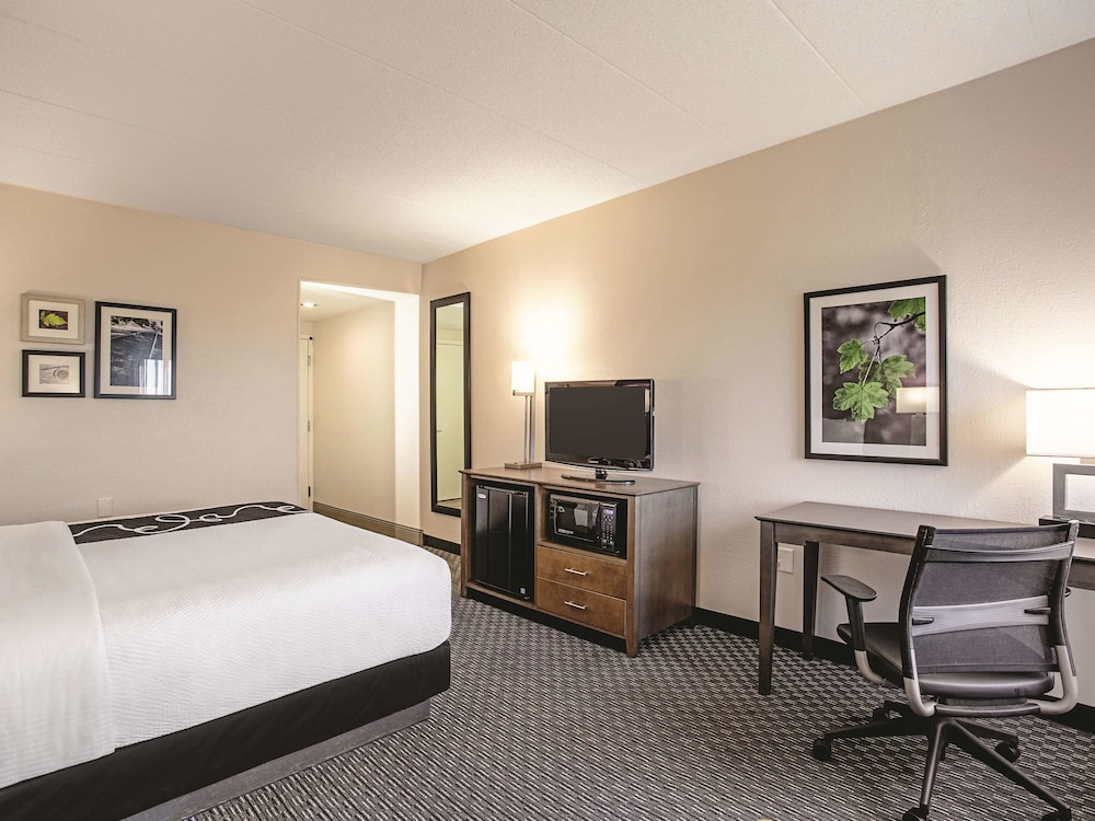 Imagen de la habitación del Hotel La Quinta Inn and Suites By Wyndham Baltimore N / White Marsh. Foto 9