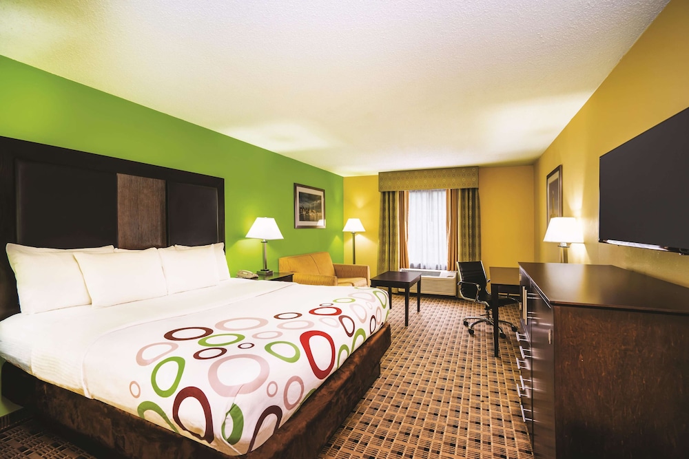 Imagen de la habitación del Hotel La Quinta Inn and Suites By Wyndham Baltimore S. Glen Burnie. Foto 2