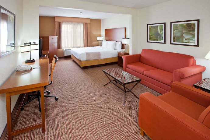 Imagen de la habitación del Hotel La Quinta Inn and Suites By Wyndham Bannockburn-deerfield. Foto 7