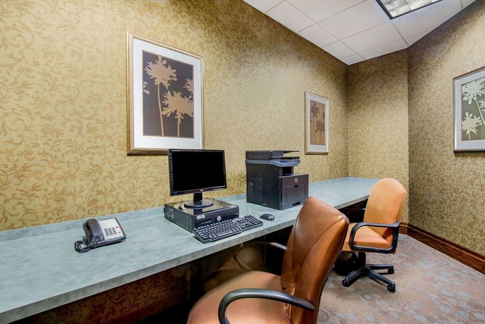 Imagen de los interiores del Hotel La Quinta Inn and Suites By Wyndham Bel Air/i-95 Exit 77a. Foto 13