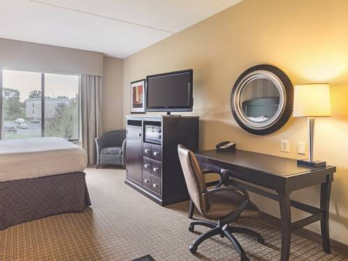 Imagen de la habitación del Hotel La Quinta Inn and Suites By Wyndham Bel Air/i-95 Exit 77a. Foto 9