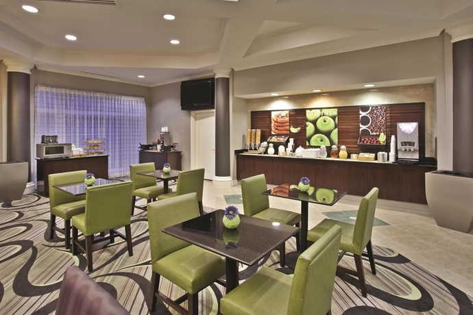 Imagen del bar/restaurante del Hotel La Quinta Inn and Suites By Wyndham Birmingham Hoover. Foto 5