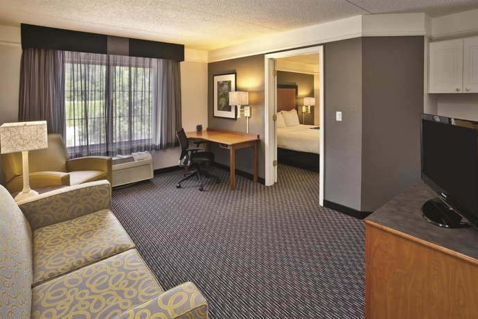 Imagen de la habitación del Hotel La Quinta Inn and Suites By Wyndham Birmingham Hoover. Foto 11