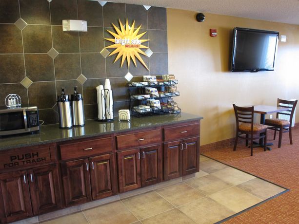 Imagen del bar/restaurante del Hotel La Quinta Inn and Suites By Wyndham Bismarck. Foto 2