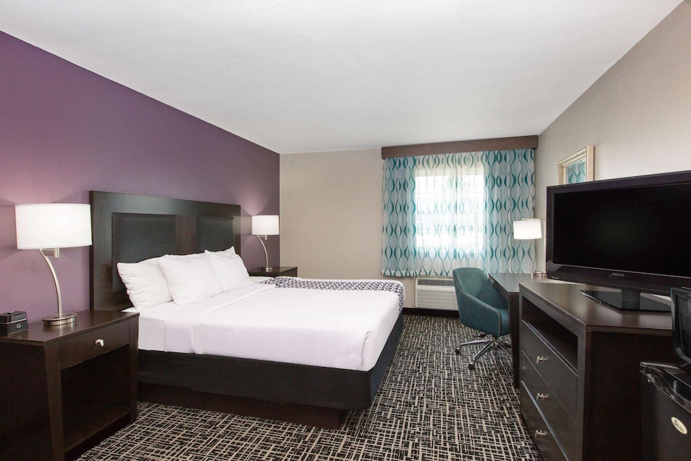 Imagen de la habitación del Hotel La Quinta Inn and Suites By Wyndham Blue Springs. Foto 1