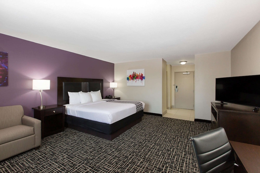 Imagen de la habitación del Hotel La Quinta Inn and Suites By Wyndham Blue Springs. Foto 11