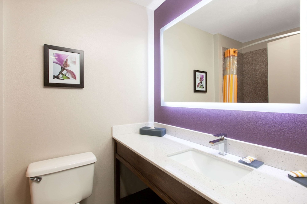 Imagen de la habitación del Hotel La Quinta Inn and Suites By Wyndham Blue Springs. Foto 15