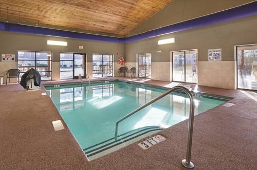 Imagen de la piscina del Hotel La Quinta Inn and Suites By Wyndham Boone University. Foto 16