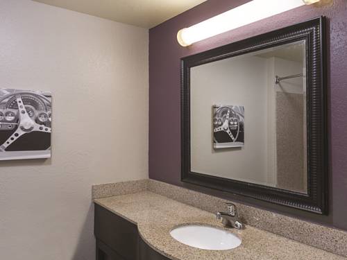 Imagen de la habitación del Hotel La Quinta Inn and Suites By Wyndham Bowling Green. Foto 2