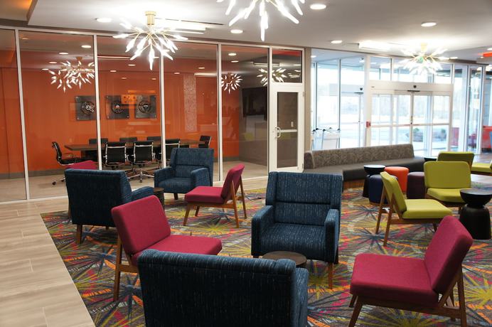 Imagen de los interiores del Hotel La Quinta Inn and Suites By Wyndham Braselton. Foto 13