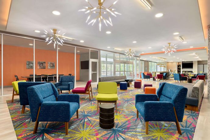 Imagen de los interiores del Hotel La Quinta Inn and Suites By Wyndham Braselton. Foto 18
