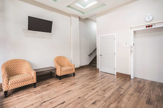 Imagen de los interiores del Hotel La Quinta Inn and Suites By Wyndham Brooklyn Central. Foto 8