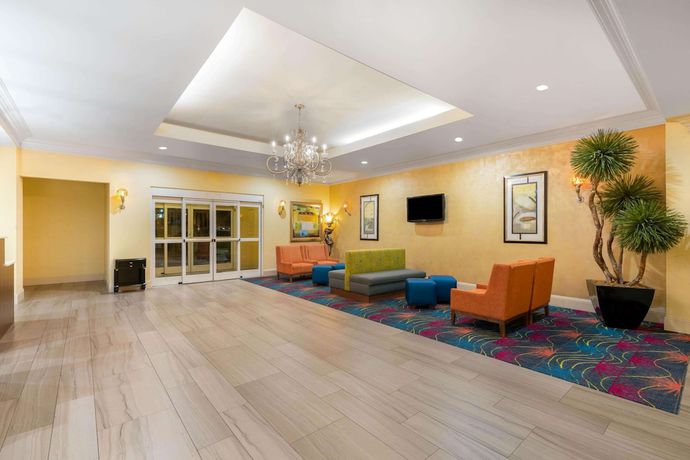 Imagen de los interiores del Hotel La Quinta Inn and Suites By Wyndham Broussard - Lafayette Area. Foto 11