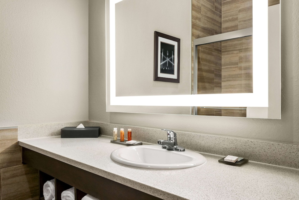 Imagen de la habitación del Hotel La Quinta Inn and Suites By Wyndham Brownsville North. Foto 17