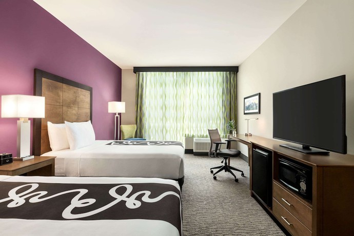 Imagen de la habitación del Hotel La Quinta Inn and Suites By Wyndham Burlington. Foto 8