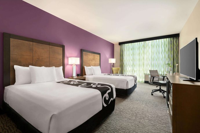 Imagen de la habitación del Hotel La Quinta Inn and Suites By Wyndham Burlington. Foto 9