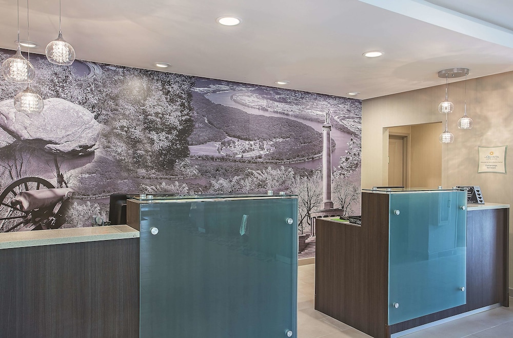 Imagen de los interiores del Hotel La Quinta Inn and Suites By Wyndham Chattanooga - Lookout Mtn. Foto 20
