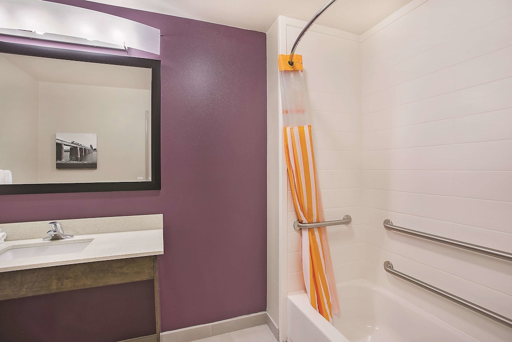 Imagen de la habitación del Hotel La Quinta Inn and Suites By Wyndham Chattanooga - Lookout Mtn. Foto 13