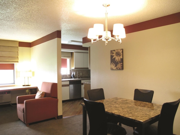 Imagen de la habitación del Hotel La Quinta Inn and Suites By Wyndham Chicago Tinley Park. Foto 3