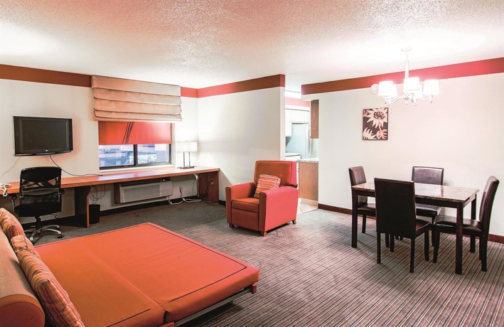 Imagen de la habitación del Hotel La Quinta Inn and Suites By Wyndham Chicago Tinley Park. Foto 5