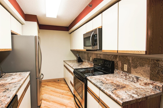 Imagen de la habitación del Hotel La Quinta Inn and Suites By Wyndham Chicago Tinley Park. Foto 6