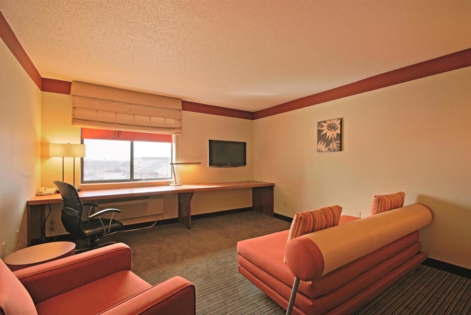 Imagen de la habitación del Hotel La Quinta Inn and Suites By Wyndham Chicago Tinley Park. Foto 8