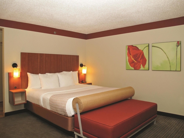 Imagen de la habitación del Hotel La Quinta Inn and Suites By Wyndham Chicago Tinley Park. Foto 12